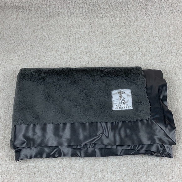 LITTLE GIRAFFE Luxe Baby Blanket in Charcoal - Picture 3 of 5